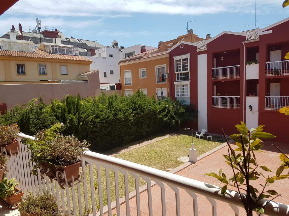 Bolivia Beach Apartments Малага Екстериор снимка