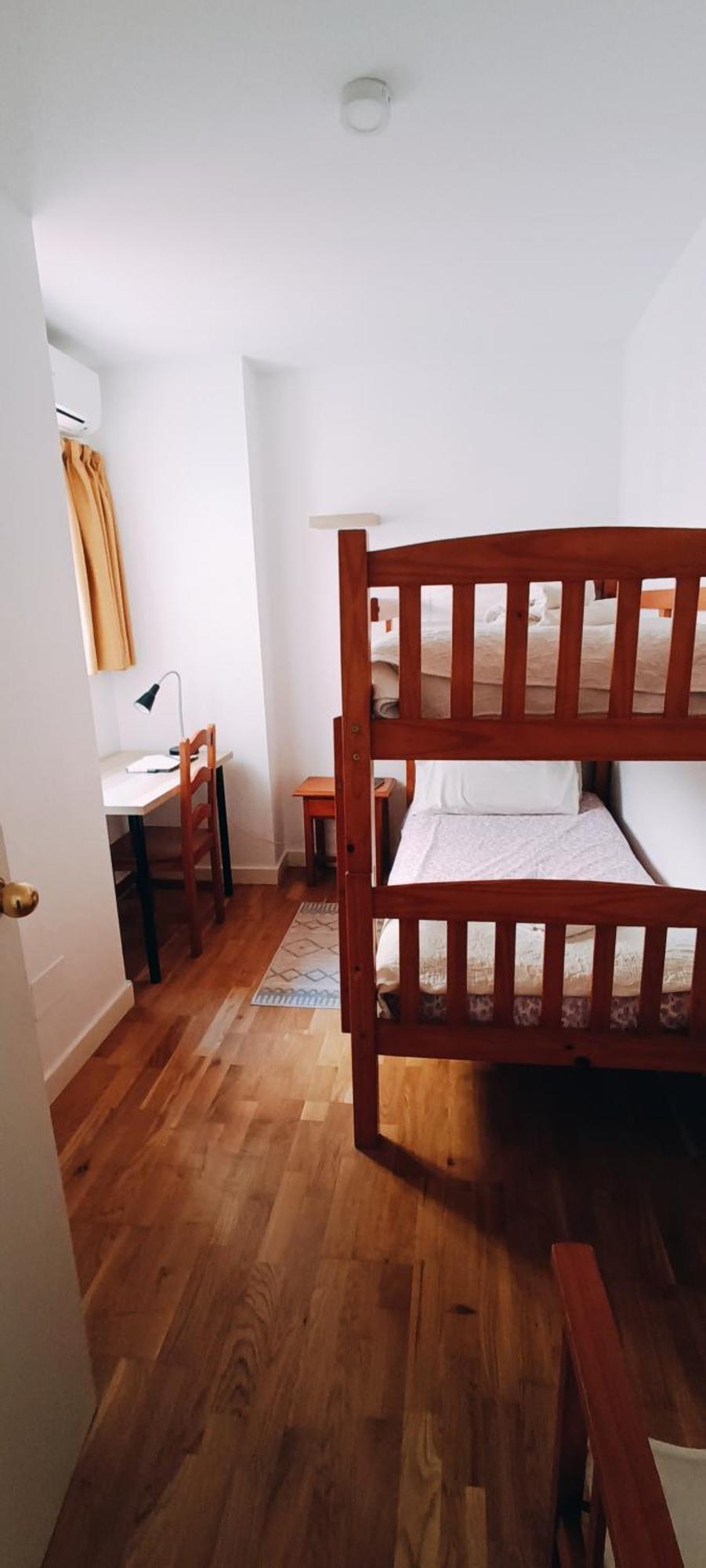 Bolivia Beach Apartments Малага Екстериор снимка
