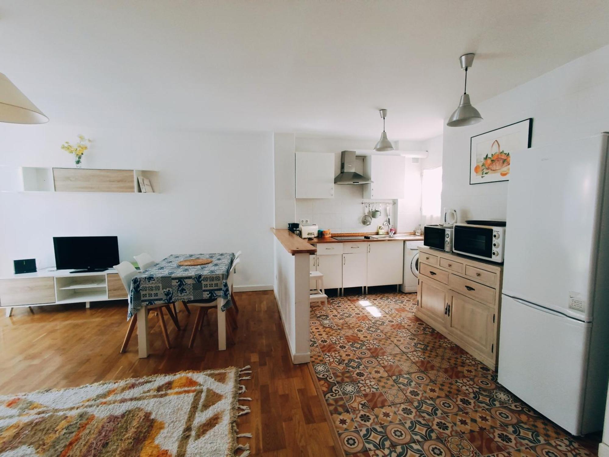 Bolivia Beach Apartments Малага Екстериор снимка