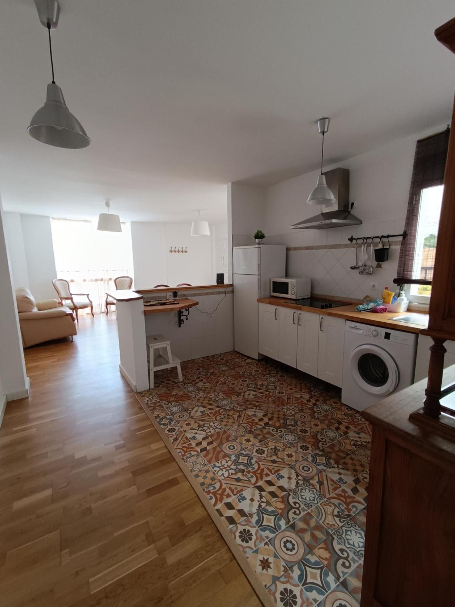 Bolivia Beach Apartments Малага Екстериор снимка